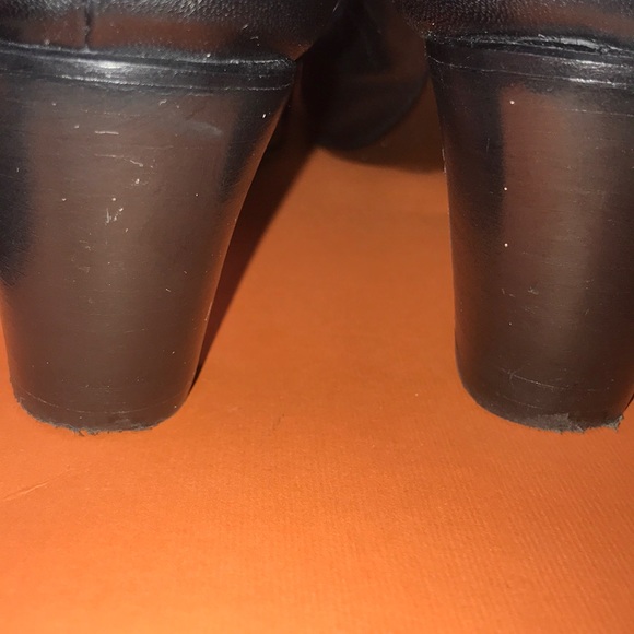 AGL pumps - black with silver buckle toe detail - Picture 3 of 8